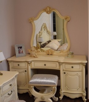 Туалетный стол + Зеркало Мона Лиза (крем) в Александровском - alexsandrovskoe.mebel-74.com | фото